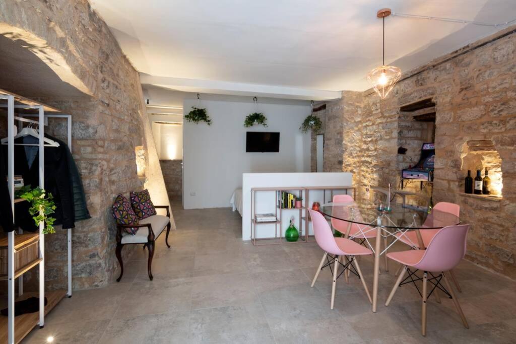 Cornelia Cavern Cosy Studio Apartment In Spello Kültér fotó