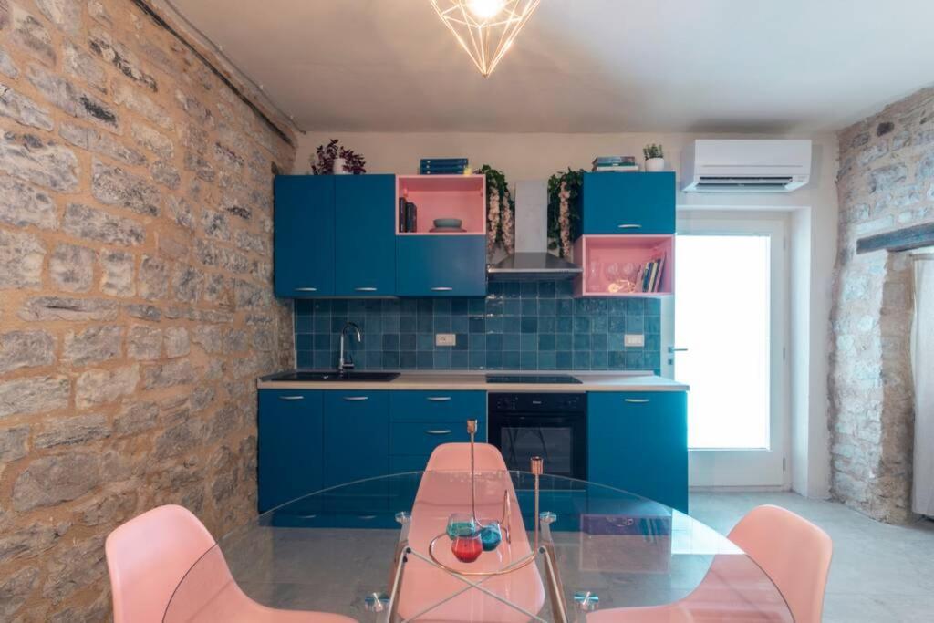 Cornelia Cavern Cosy Studio Apartment In Spello Kültér fotó