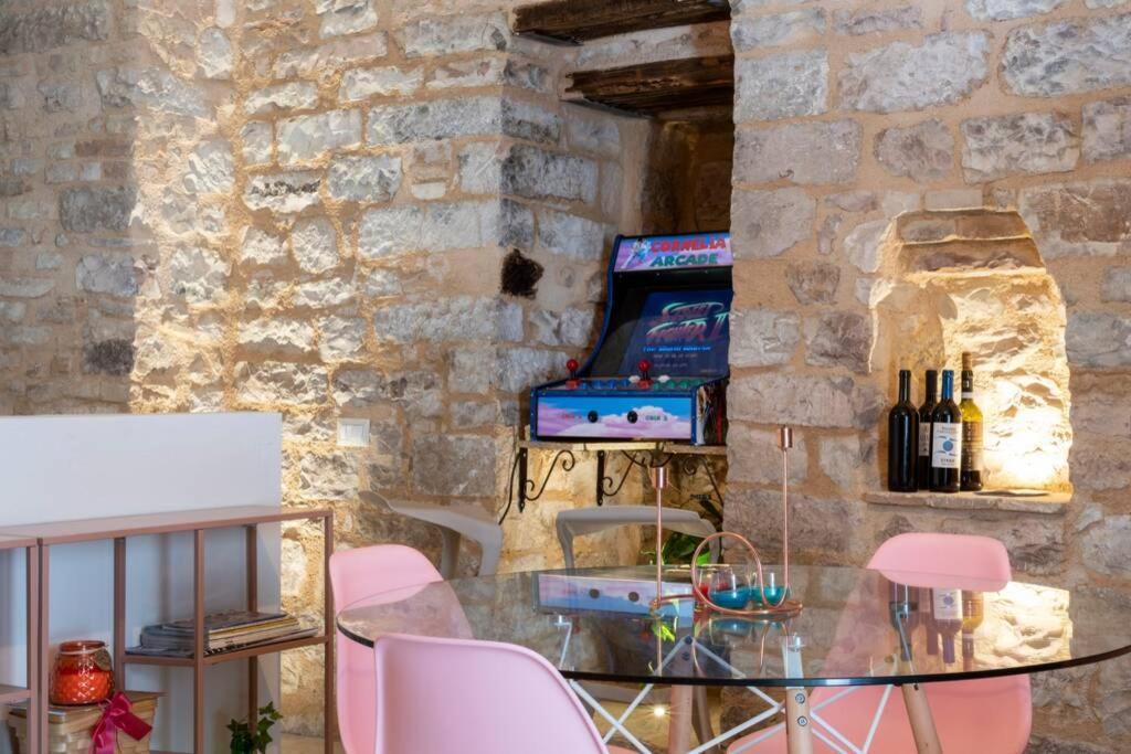 Cornelia Cavern Cosy Studio Apartment In Spello Kültér fotó