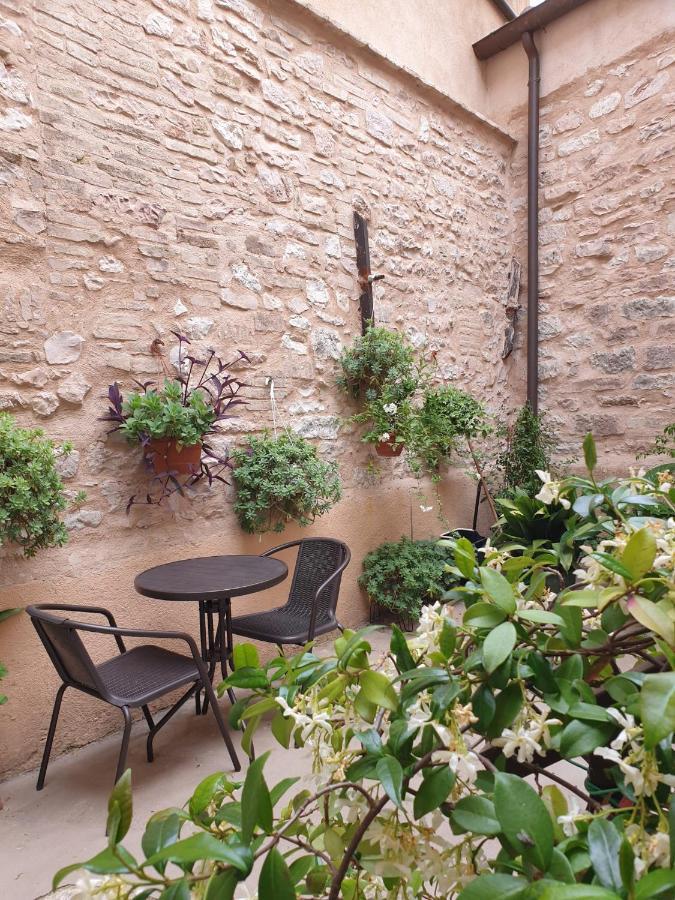 Cornelia Cavern Cosy Studio Apartment In Spello Kültér fotó